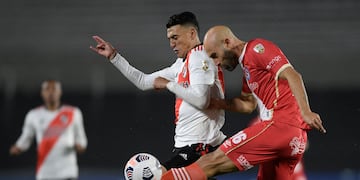 El cordobés aprovechó una asistencia del debutante Braian Romero para abrir el marcador.