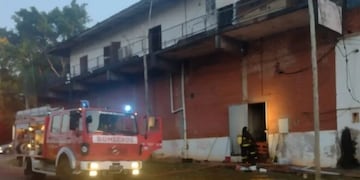 Susto en Puerto Iguazú: se produjo un incendio en un supermercado.