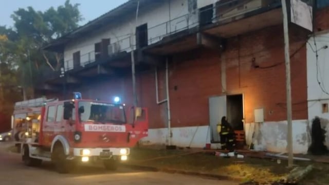 Susto en Puerto Iguazú: se produjo un incendio en un supermercado.