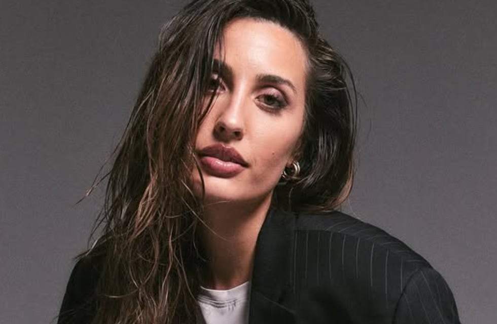 Yoyi Francella derrochó sensualidad con un conjunto deportivo de su propia cápsula de ropa