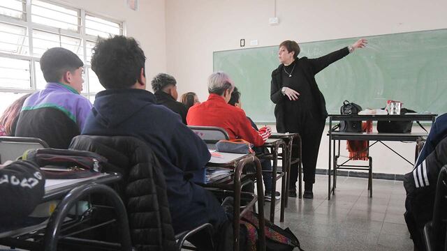 Solo 11 de cada 100 estudiantes terminan la  escuela secundaria en Mendoza.
Alumnos de la escuela Adolfo Perez Esquivel de Ciudad
Foto: José Gutierrez / Los Andes