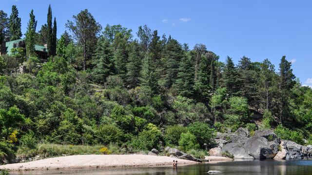 Tala Huasi. No hace falta andar mucho para encontrar rincones variados a la vera del río.