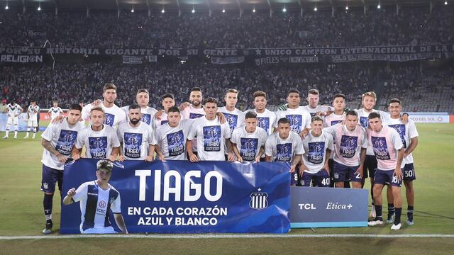 Un sentido homenaje de todo el club para el pibe que  jugaba en la sexta división