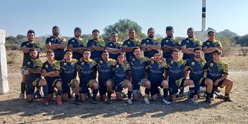 Plantel superior. Entrenadores: Tony Martínez y Fernando Farías.