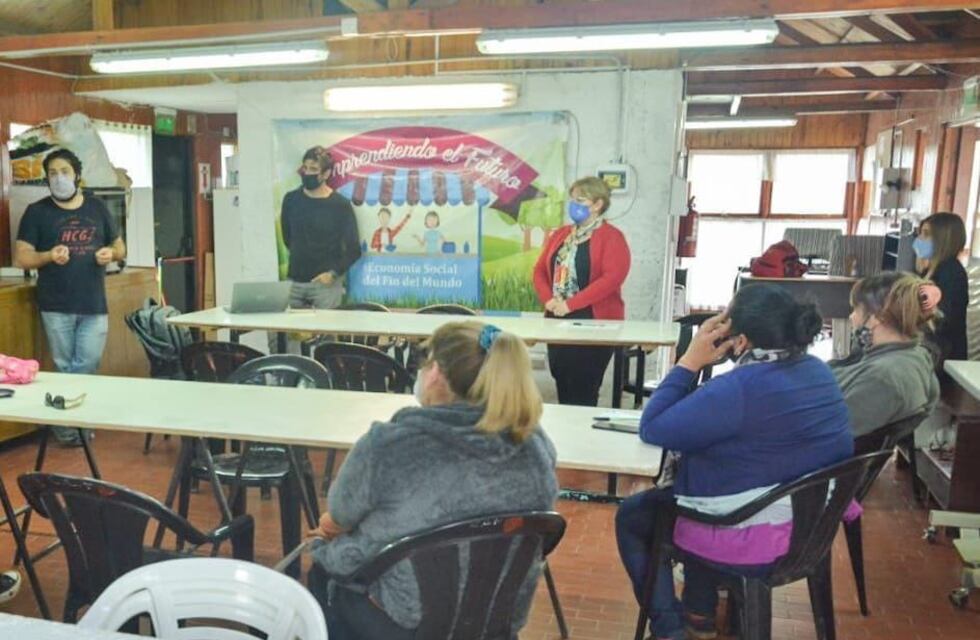Ushuaia: La Municipalidad capacitó a emprendedores y emprendedoras que integran el banco de herramientas