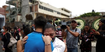 Reportan un muerto por el sismo de 7,4.