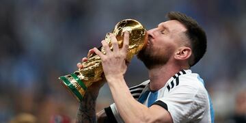 Messi con la Copa del Mundo.