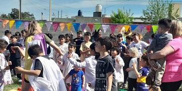 Tres Arroyos: Villa Italia abrazo a las familias