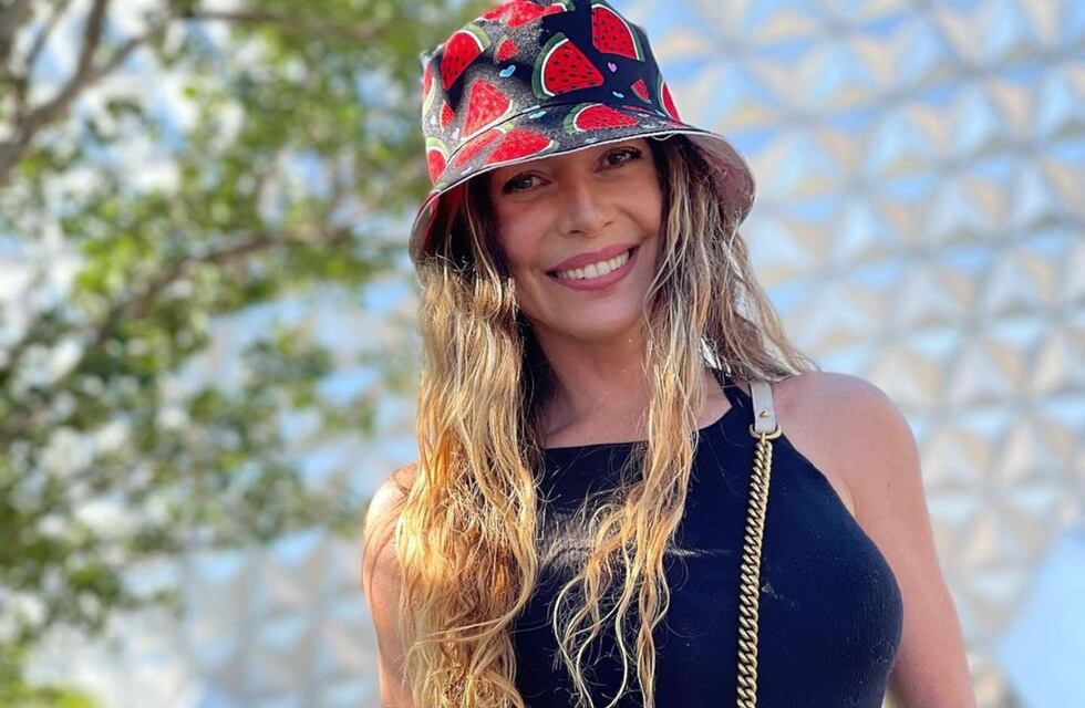 Mónica Ayos apostó a una bikini de animal print y sedujo a todos desde Miami: “Bestia pop”