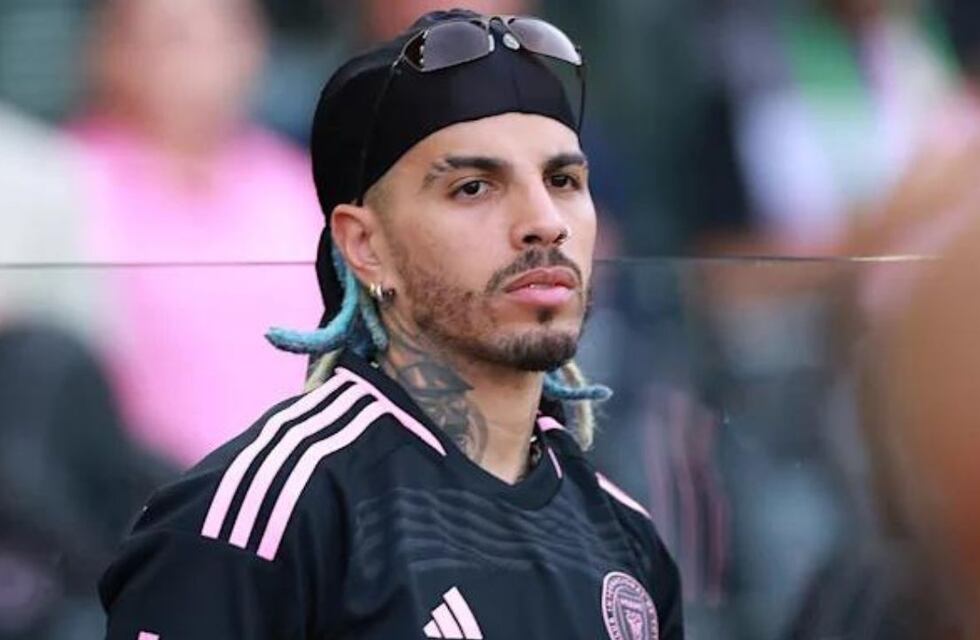 Rauw Alejandro canceló su show en Londres pero ofreció un sorprendente plan improvisado junto a sus fans