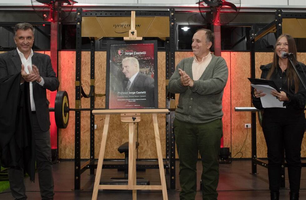 Newell’s homenajeó a Jorge Castelli en la inauguración de su nuevo gimnasio