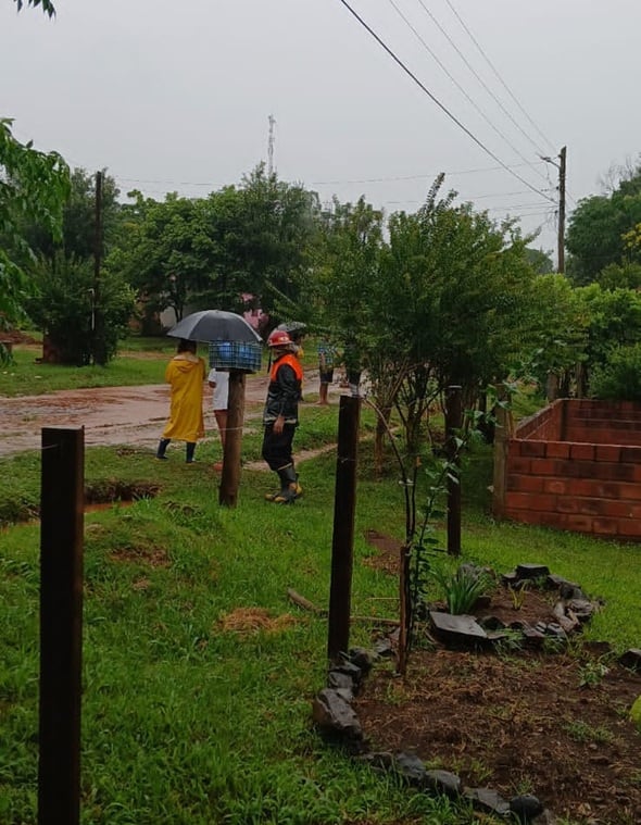 Intensas lluvias provocaron múltiples intervenciones policiales y de bomberos en Misiones.