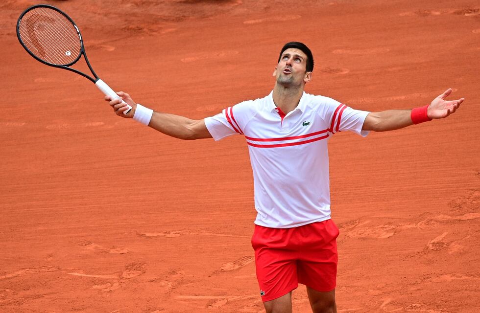 Roland Garros: Novak Djokovic pasó del 0-2 a un tenis brutal y avanzó a cuartos