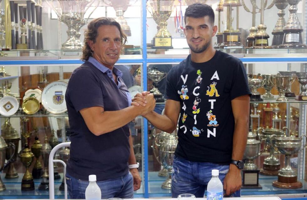 Racing de Nueva Italia se asegura la continuidad de la columna vertebral del equipo