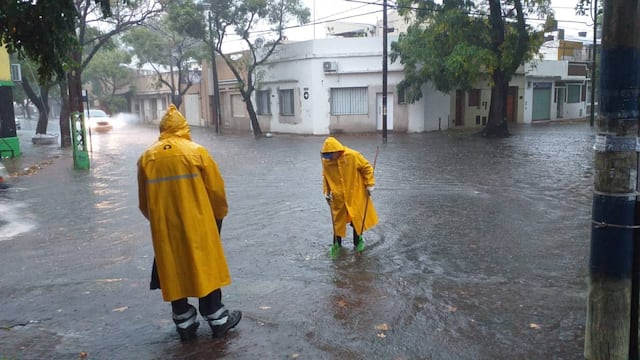 Realizan tareas de desobstrucción ante el temporal en Rosario