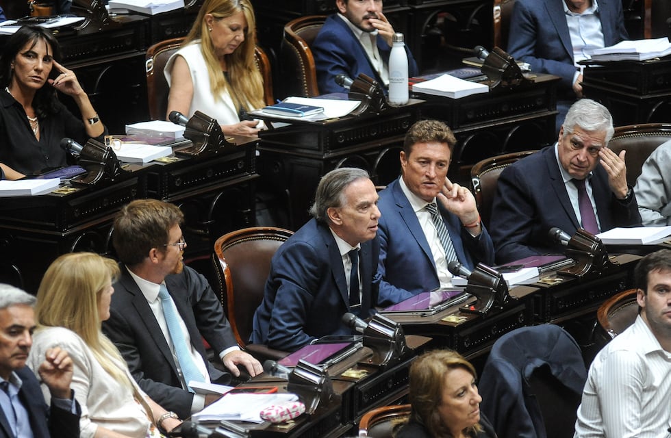 Se reanuda la sesión por la “ley ómnibus” y ahora presionan para reinstalar la discusión fiscal