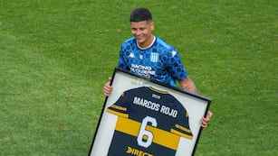 Marcos Rojo, defensor de Racing, fue homenajeado por Boca en la previa de la semifinal en La Bombonera