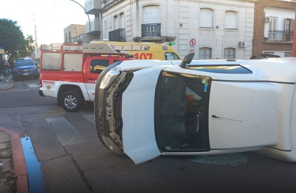 Pudo ser tragedia en Córdoba: salvó su vida en espectacular accidente de tránsito