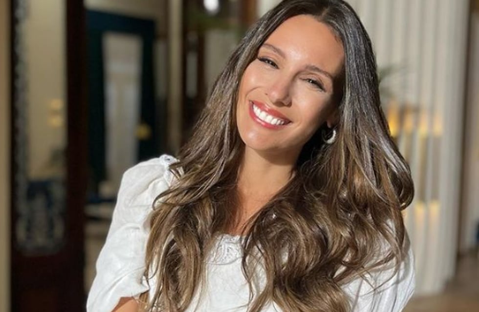Pampita deslumbró con un vestido plateado en “El hotel de los famosos”