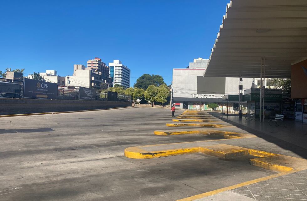 Paro de Interurbanos en Carlos Paz: la términal está desolada y la medida de fuerza podría extenderse