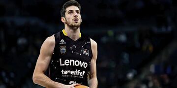 Bolmaro debutó con la casaca del Tenerife e inició una nueva etapa en su carrera basquetbolística. (Mamba Show)
