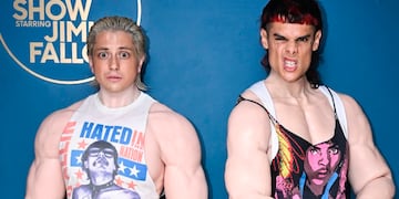 Ca7riel y Paco Amoroso en The Jimmy Fallon Show.