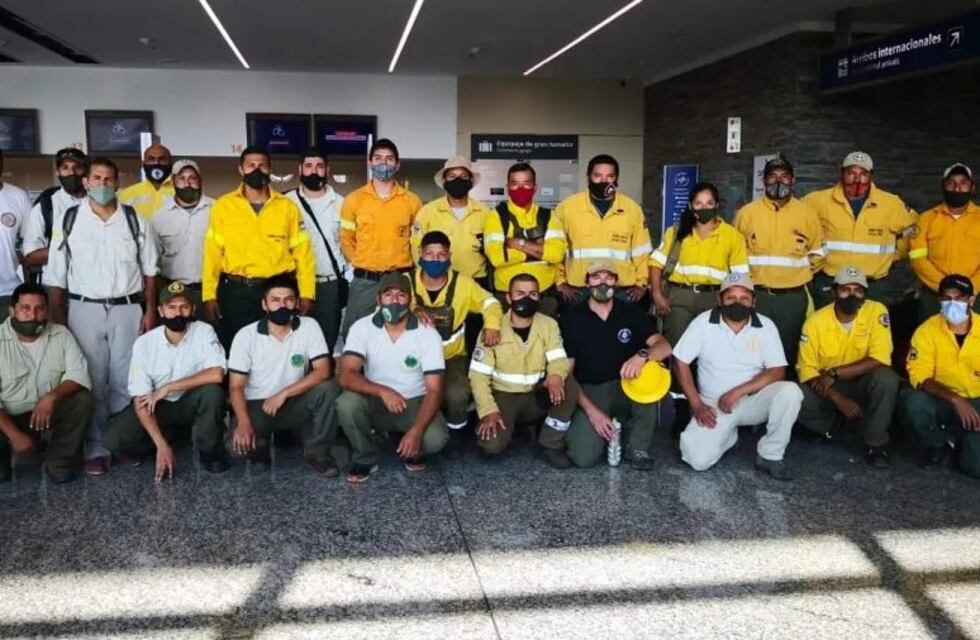 Nuevamente brigadistas jujeños luchan contra el fuego en la Patagonia