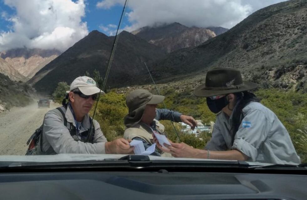 Pesca: operativos de guardaparques para combatir el alga Didymo