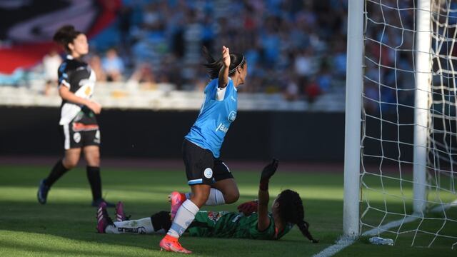 La Pepa Romina Gómez puso arriba a Belgrano en la final del fútbol femenino (Facundo Luque / La Voz).