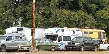 Siguen llegando visitantes para la carrera del TC en Rafaela