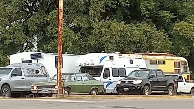Siguen llegando visitantes para la carrera del TC en Rafaela