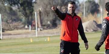 Cristian Campagnani, fue confirmado como técnico de Maipú, luego de estar al frente del cargo por dos encuentros de forma interina.