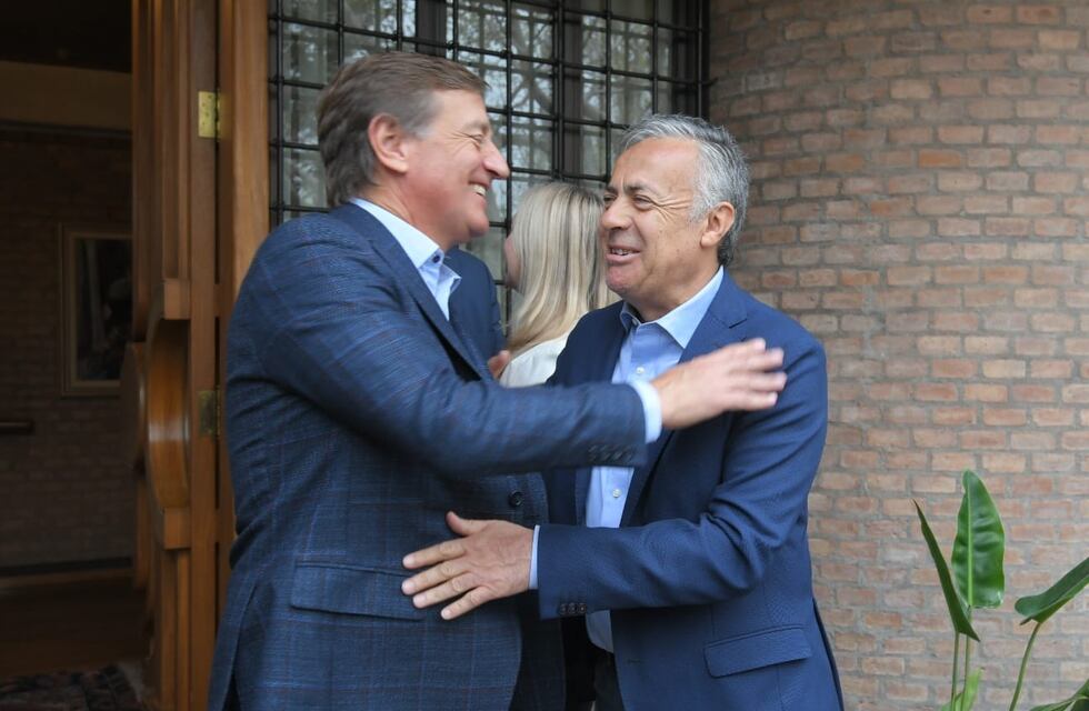 ¿Por qué para el balotaje, Alfredo Cornejo votará media hora antes del cierre de los comicios?