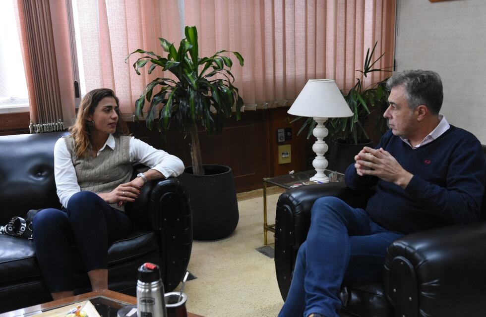 El Intendente recibió a la basquetbolista rafaelina Candela Gentinetta