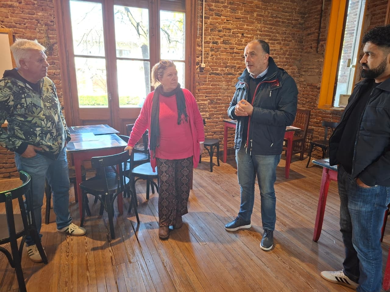 El diputado provincial Alejandro Dichiara de visita en Tres Arroyos