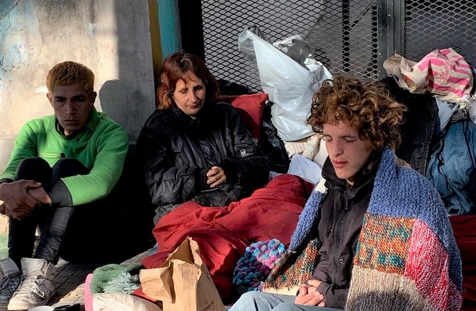 Está embarazada, quedó en la calle junto a su familia y piden ayuda a los vecinos de La Plata