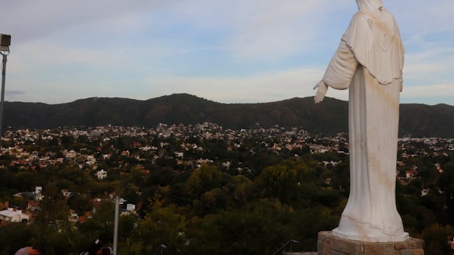 Carlos Paz paisaje nublado.