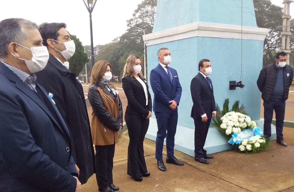 Día de la Bandera: el gobernador Oscar Herrera Ahuad encabezó el acto en Candelaria