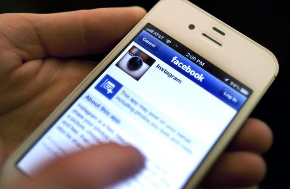 Pactó la compra de un celular pero todo fue un engaño, le robaron hasta el viejo teléfono