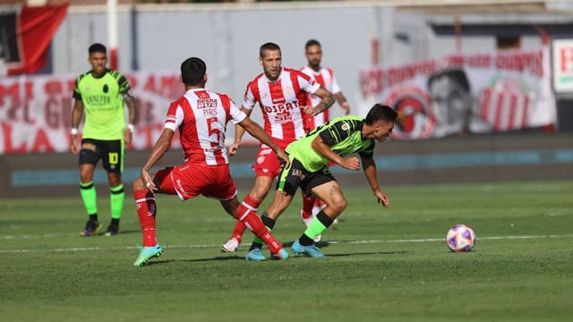 Luciano Aued fue una de las figuras de la tarde en el Estadio Claudio "Chiqui" Tapia.