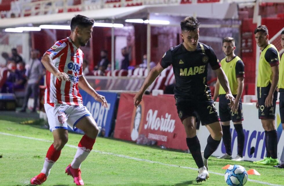 Unión cortó la mala racha y superó 2 a 0 a Lanús