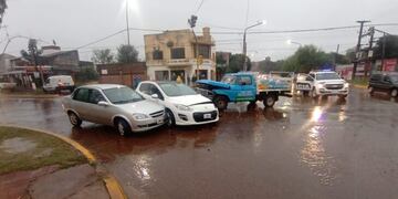 Cuatro vehículos protagonizaron un choque múltiple en Posadas