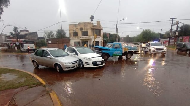 Cuatro vehículos protagonizaron un choque múltiple en Posadas