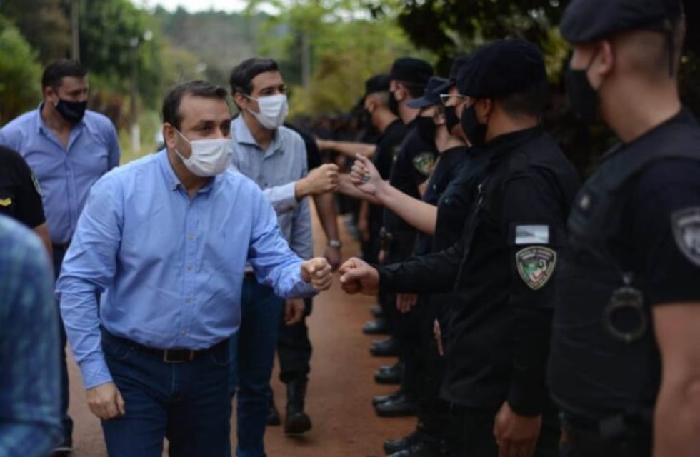 9 de Julio: el Gobernador recorrió las instalaciones policiales y la unidad sanitaria modular