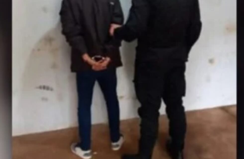 Detienen en Eldorado a un individuo acusado de varios ilícitos