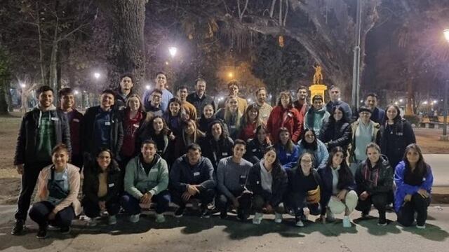 El rector Pagani apoya viajes de jóvenes científicos