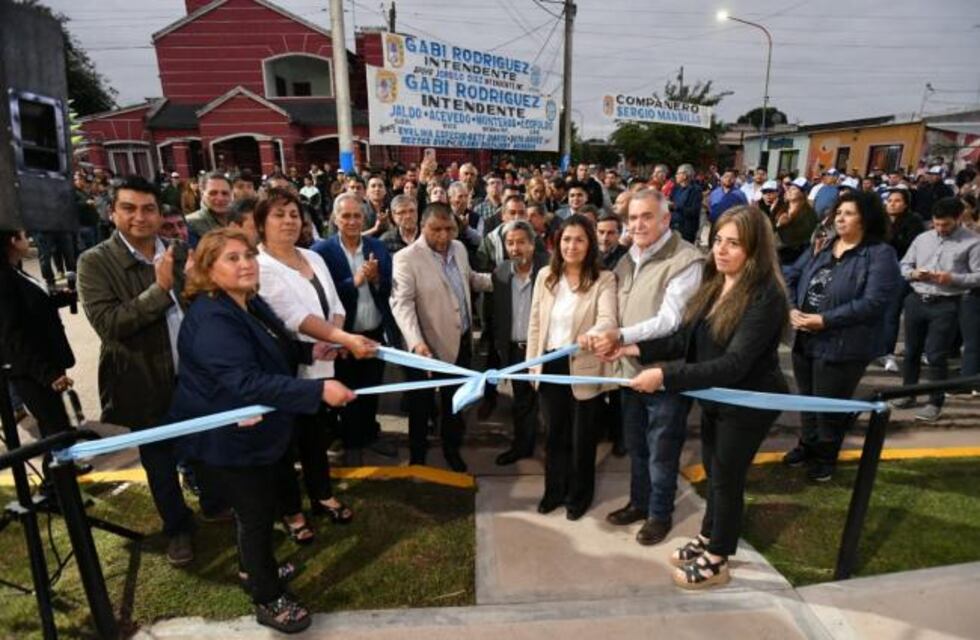 El gobernador inauguró importantes obras en La Cocha