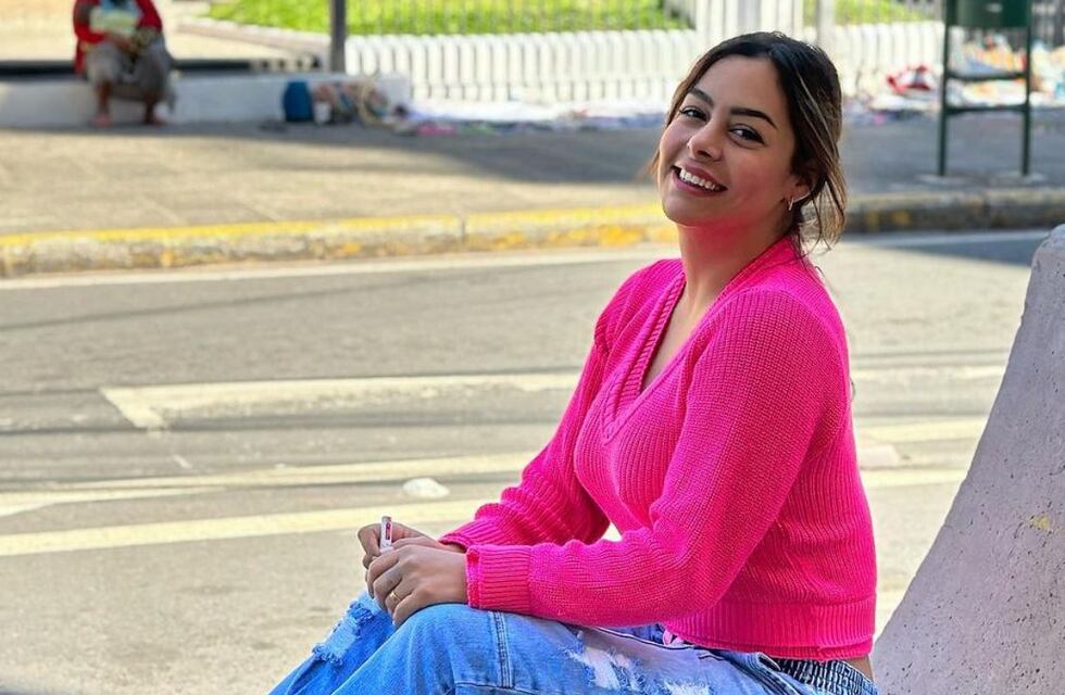 Las impactantes fotografías de Larissa Riquelme con una malla enteriza y muy sonriente que encantaron a sus seguidores