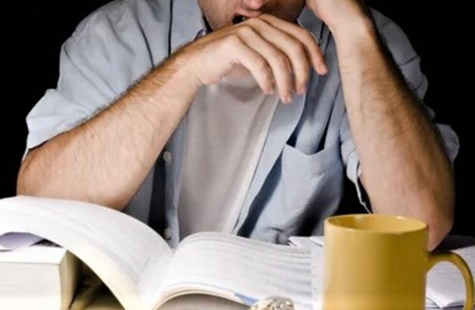 Con computadora prestada y madrugando cada semana, vendedor ambulante de Salta se recibió de abogado a los 51 años