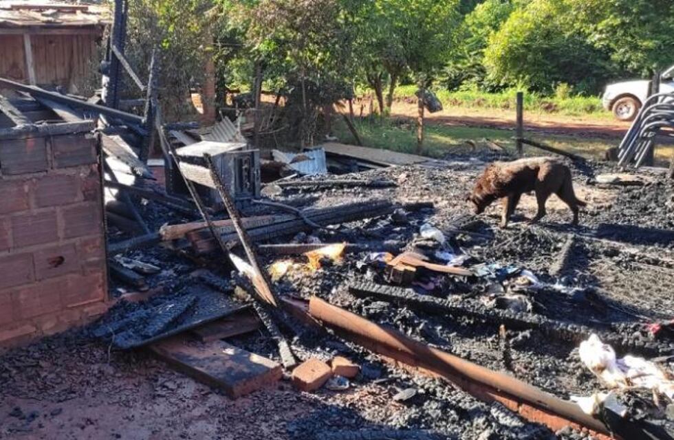 Un incendio dejó con lo puesto a una familia en Eldorado